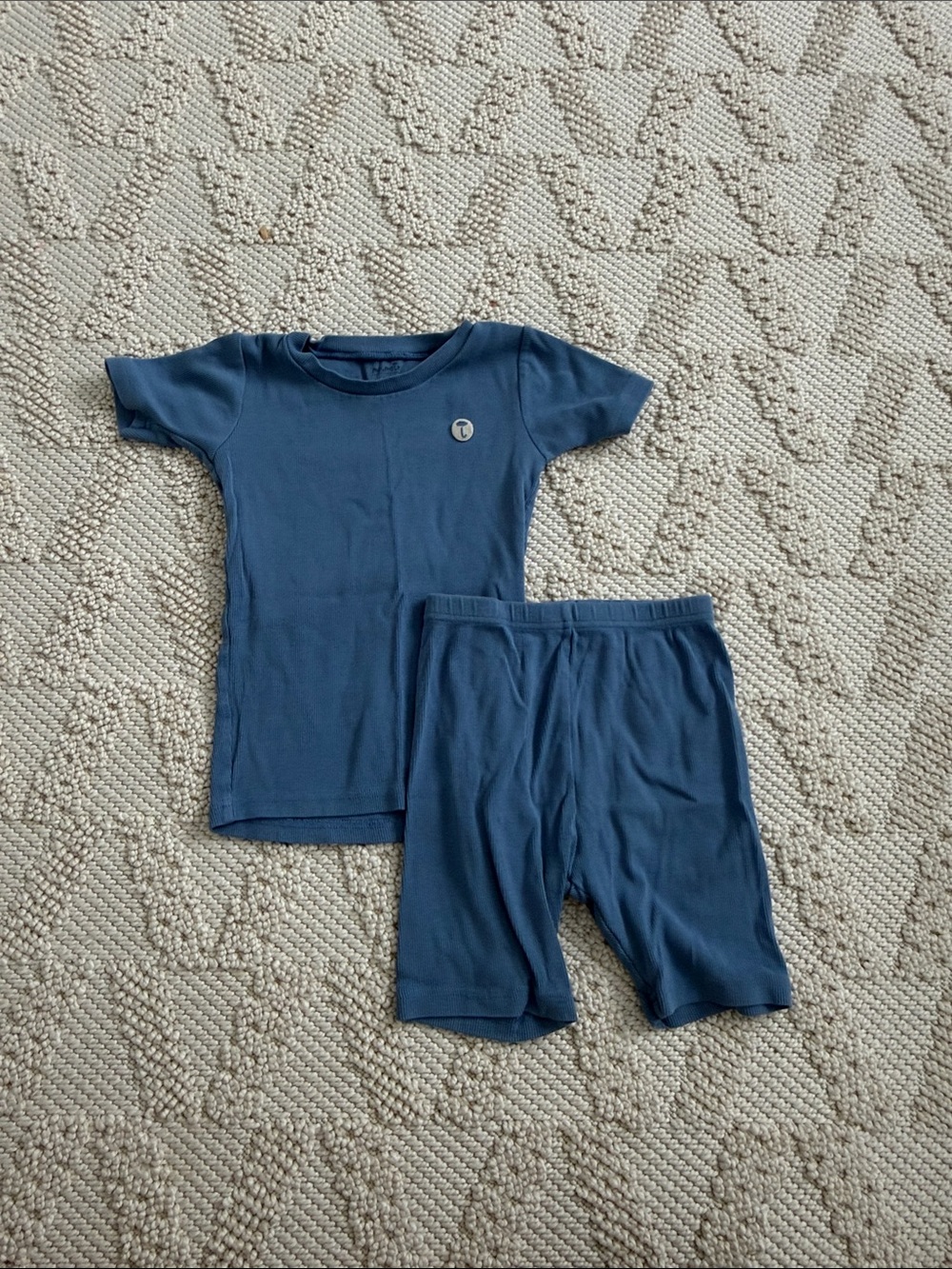 lightly used Moimoln 5T Kids Blue Short Sleeve Pajama Set